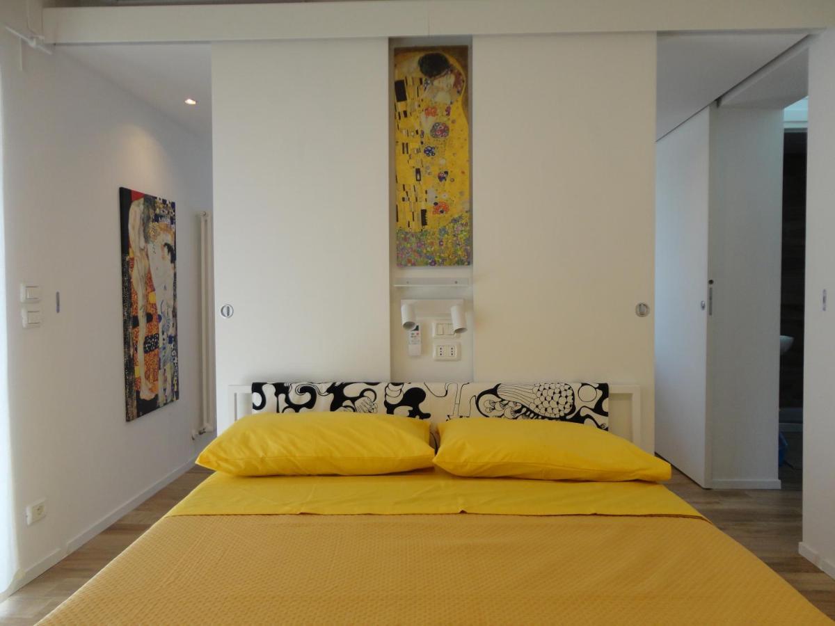 Casa Klimt Vicinissima Al Mare Parcheggio Privato Gratuito Se Disponibile Pescara Exterior foto