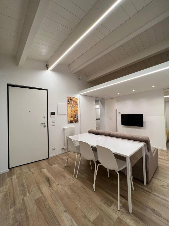 Casa Klimt Vicinissima Al Mare Parcheggio Privato Gratuito Se Disponibile Pescara Exterior foto
