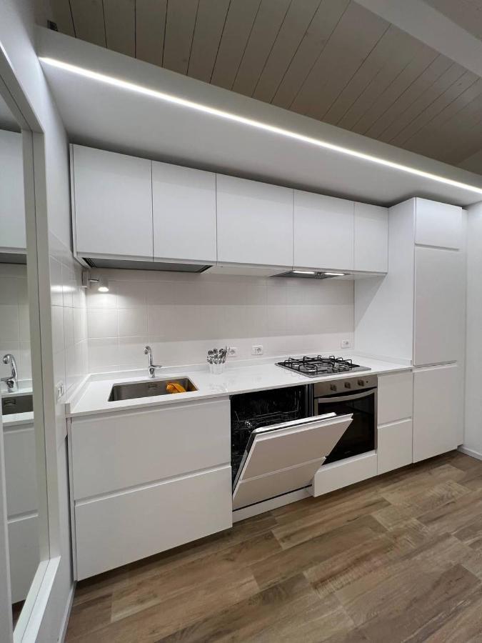 Casa Klimt Vicinissima Al Mare Parcheggio Privato Gratuito Se Disponibile Pescara Exterior foto